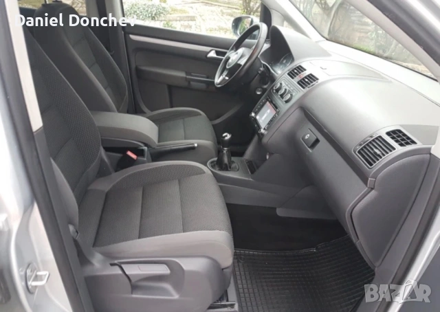 VW TOURAN 1.6 TDi 2012 г., снимка 11 - Автомобили и джипове - 53114959