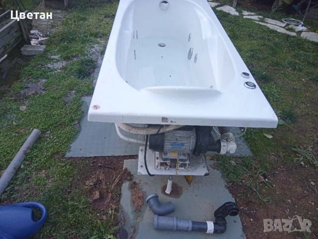 Продавам хидромасажна вана