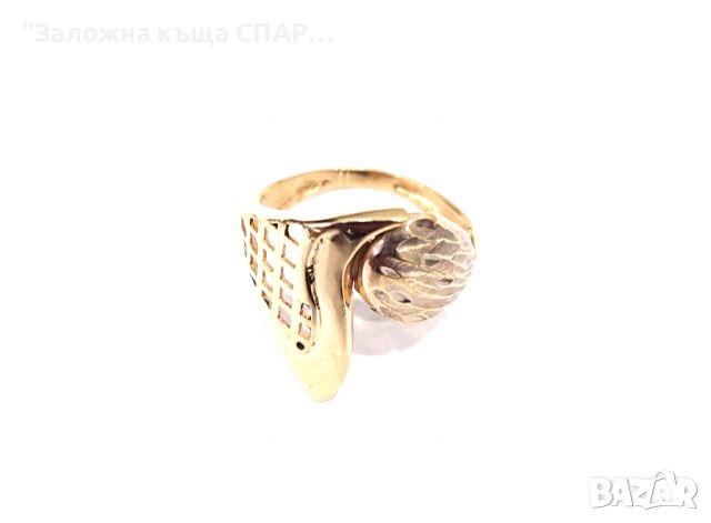 Златен пръстен: 2.68гр.