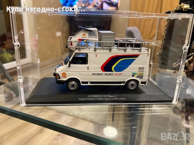 Умален модел на бус с прозрачен кейс, снимка 2 - Колекции - 54262737