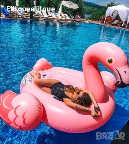 Плувайте с комфорт и стил с нашите надуваеми шезлонги-Фламинго, Еднорог или Лебед