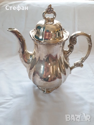 Посребрен порцеланов чайник