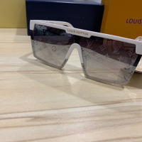 Слънчеви очила Louis Vuitton, снимка 2 - Слънчеви и диоптрични очила - 44960777
