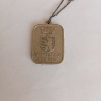 Медальон DDR BERLIN , снимка 2 - Колиета, медальони, синджири - 45091869