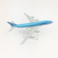 Бойнг 747 самолет модел макет Korean Air метален лайнер, снимка 3 - Коли, камиони, мотори, писти - 45326802