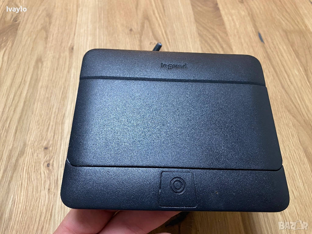 Legrand подова кутия, Контакт за бюро, снимка 1