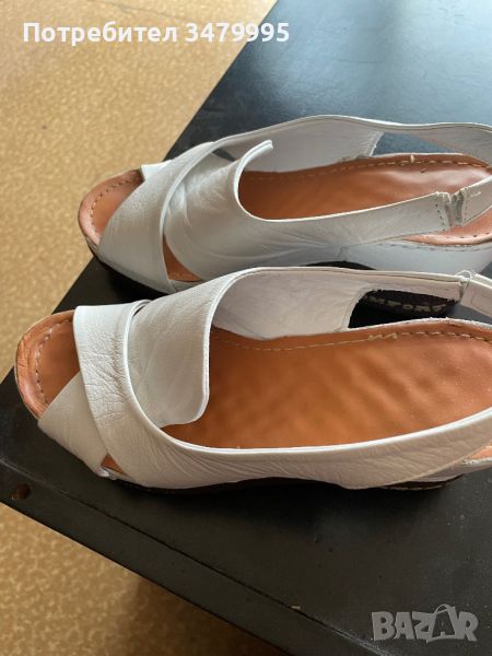 Красиви бели сандали естествена кожа на платформа.Леки и удобни.Обувани 1 път, снимка 1