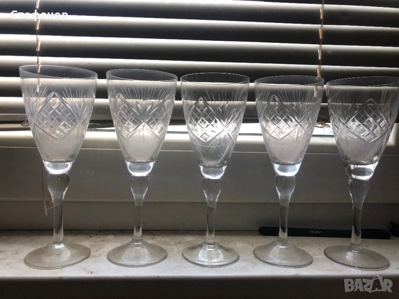 Кристални чаши за вино и кристален пепелник от соца, снимка 1