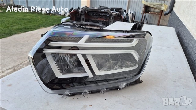 Ляв фар Dacia Duster година 2021 2022 2023 2024; код 260602465R , снимка 1