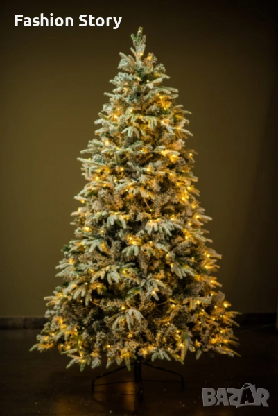 Коледна елха с вградени лампички по връхчетата, снимка 1