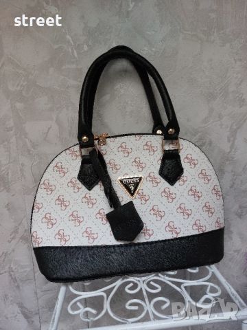 Guess mini bags Разпродажба на мини чанти , снимка 10 - Чанти - 46488260