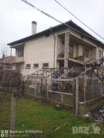 Двуетажна тухлена къща с гараж, снимка 3 - Къщи - 53223201