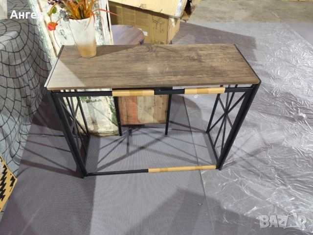 Конзолна маса нова внос от Англия 