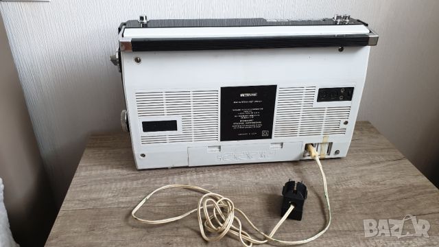 Радиокасетофон ВЕФ, снимка 5 - Антикварни и старинни предмети - 46374584