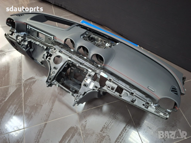 Ново Кожено Табло с Червен шев Mercedes W206 AMG A2066802707 HUD, снимка 4 - Части - 53896384