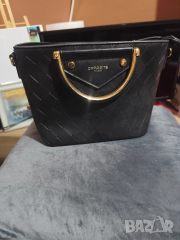 Красива малка дамска чанта