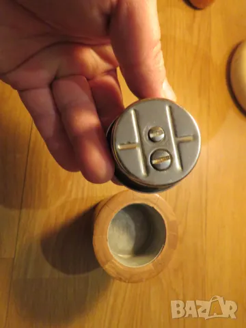 Старинна запалка солидна изработка от метал и орех - красота за  ценители и колекционери , снимка 5 - Антикварни и старинни предмети - 50435381