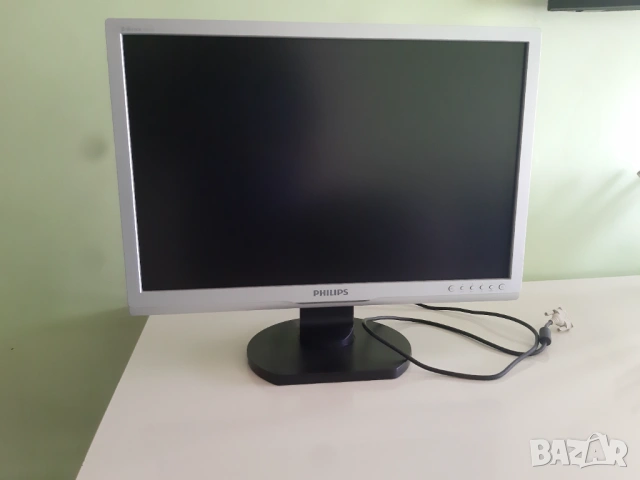 Монитор Philips 240SW9  24 инчов, снимка 2 - Монитори - 53882722