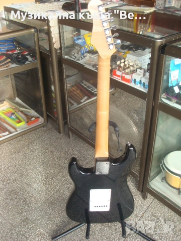 Електрическа китара с кабел и тремоло, снимка 7 - Китари - 47839432