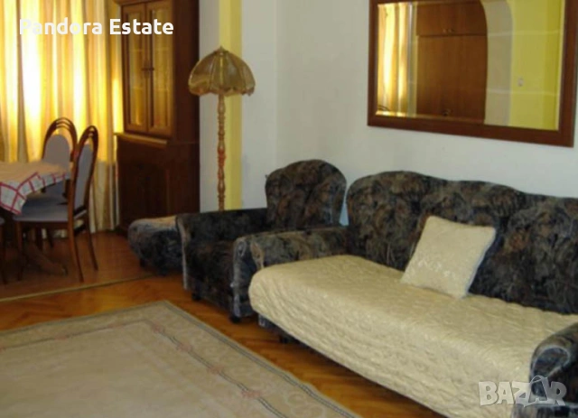 Продава двустаен апартамент в кв. Изток