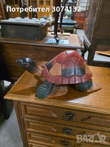 Ръчно изработена от дърво костенурка