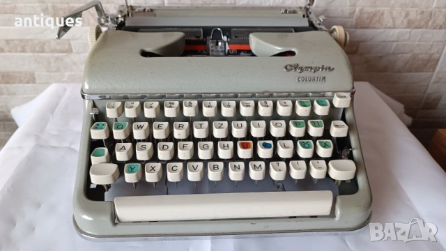 Стара пишеща машина Olympia COLORTIP - 1960" год., снимка 3 - Антикварни и старинни предмети - 53162680