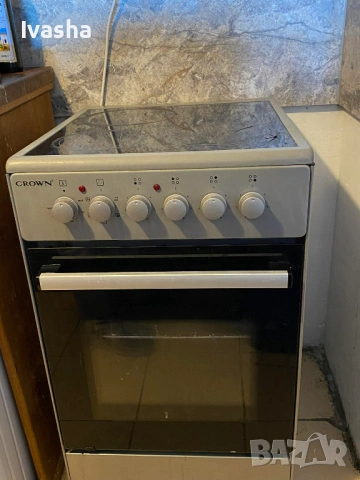 Електрическа готварска печка Crown с керамичен плот, снимка 2 - Печки, фурни - 54007707