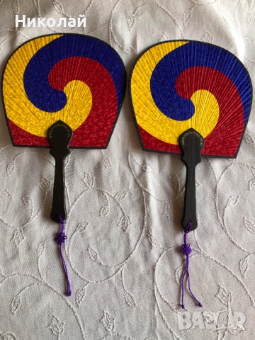 Оригинални корейски ветрила Taegeukseon (Таегук) – 2 бр., 35 х 23 см, коприна, бамбук и дърво, нови , снимка 2 - Колекции - 53936739