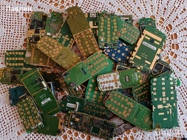 Електронна скрап от телефони с копчета, снимка 3 - Друга електроника - 53747725