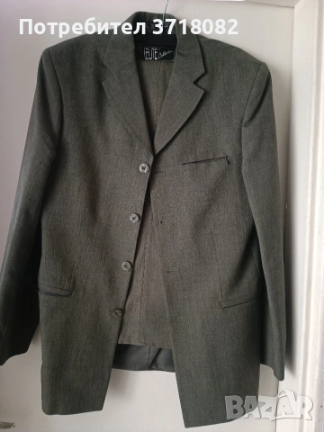 Мъжки сив костюм