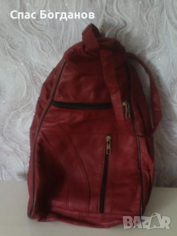 Продавам дамска раница 
