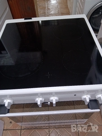 Като нова свободно стояща печка с керамичен плот Voss с две години гаранция!, снимка 6 - Печки, фурни - 53613598