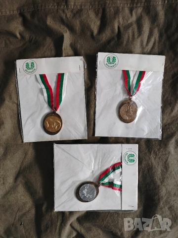 Продавам ловен медал , отличие