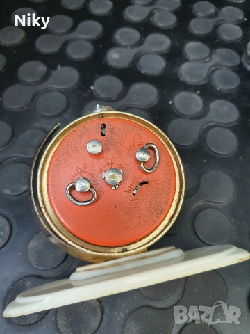 Часовник Slava , снимка 2 - Антикварни и старинни предмети - 53814679