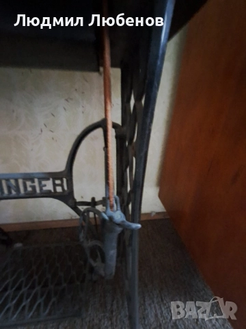 Стара шевна машина с маса Singer, снимка 2 - Други ценни предмети - 52150046