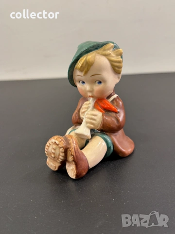 Порцеланова фигура касичка Goebel Hummel. №8089