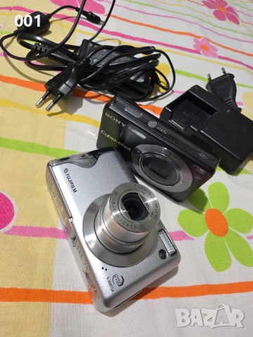 Фотоапарати 2 броя.