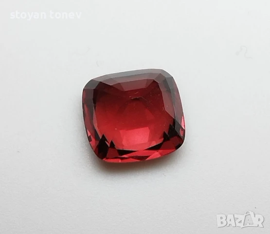 Безупречен червен шпинел с тегло 2.38кт.! Сертификат! Нов!, снимка 8 - Други - 47351194
