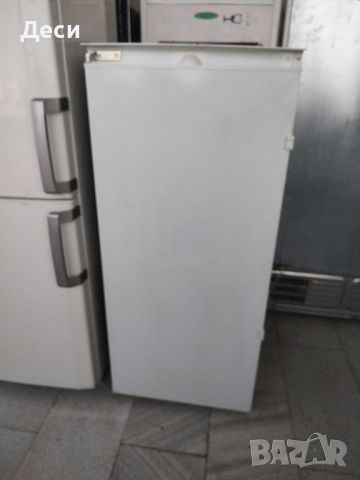 Хладилник с камера за вграждане 