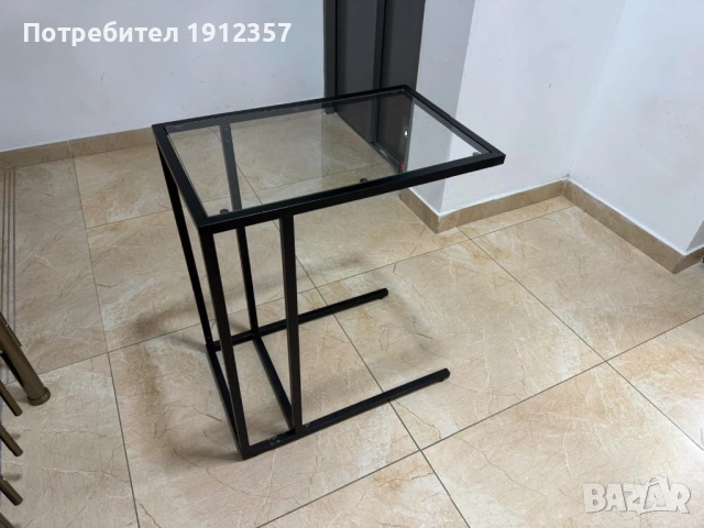 Продавам помощна масичка, снимка 2 - Маси - 53849692