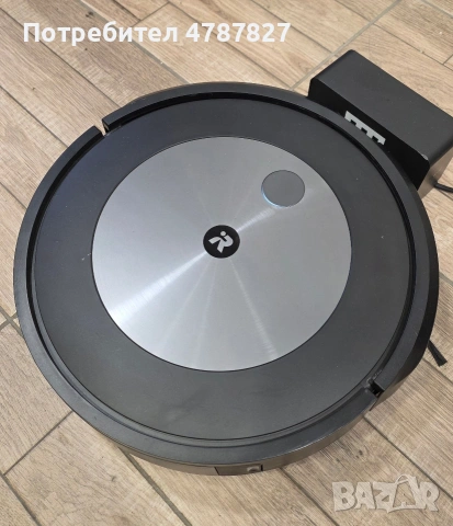 iRobot Roomba j7 7158 – умен робот, избягва препятствия, работи перфектно