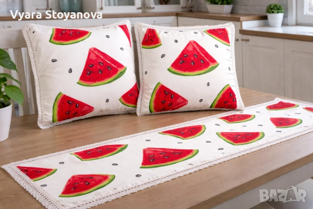 Комплект 2 калъфки и рънър . Материала е дук. Калъфките са 40/40 и 35/35  Рънър 35/180. , снимка 3 - Покривки за маси - 53794287