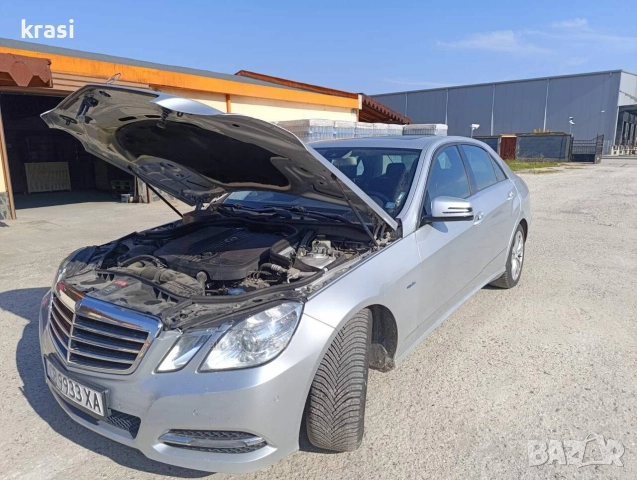Mercedes-Benz E 220 Ръчна, снимка 9 - Автомобили и джипове - 52591919