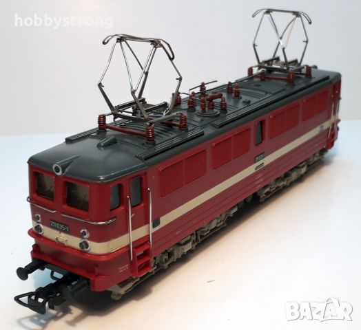 Електрически локомотив BR 211 DR Piko 5/6213, снимка 6 - Колекции - 46568341