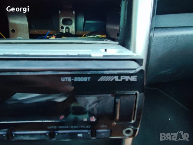 Дигитален приемник за кола Alpine UTE 200BT, снимка 4 - Аксесоари и консумативи - 53383356