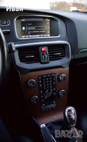 Volvo v40 summum full перфектна, снимка 9 - Автомобили и джипове - 53960183