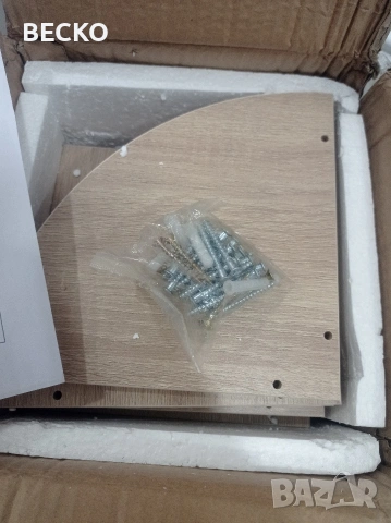 Дървено ъглово рафтче , снимка 3 - Етажерки - 53402961