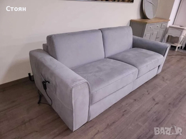 Италиански светло сив диван тройка от плат с функция сън, снимка 4 - Дивани и мека мебел - 52010382