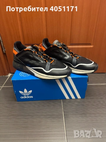 Обувки Adidas 