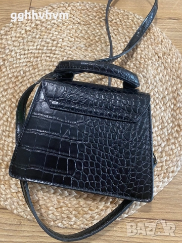 Мини чанта, снимка 2 - Чанти - 52497638